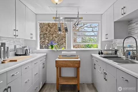 Kitchen - 3732 Rockefeller Ave, Everett, WA 98201 photo 2 of 6