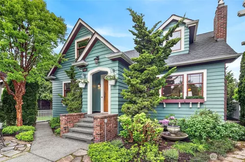 4036 44th Ave SW, Seattle, WA 98116