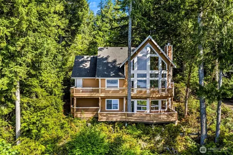 19736 NW Stavis Bay Rd, Seabeck, WA 98380