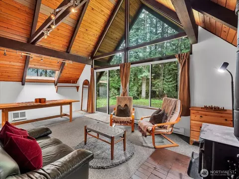 17117 Riverview E, Enumclaw, WA 98022