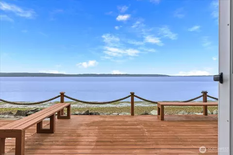 1085 Rockaway Ln, Camano Island, WA 98282