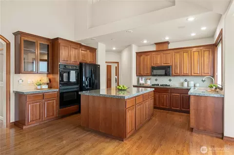 Kitchen - 14922 145th Avenue Ct E, Orting, WA 98360 photo 3 of 3
