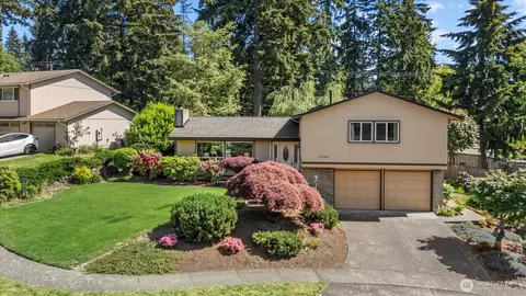 12109 SE 68th Pl, Bellevue, WA 98006