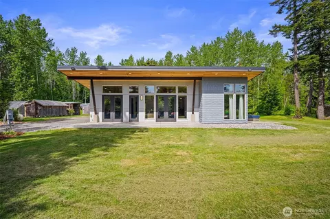 3902 Bay Rd, Ferndale, WA 98248