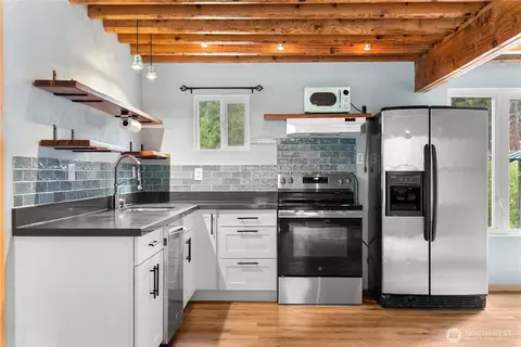 Kitchen - 69 Fs 5010 Rd - Chewuch, Winthrop, WA 98862 photo 3 of 4