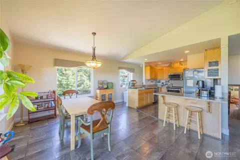 Dining - 80 Sunshine Plz, Sequim, WA 98382 photo 2 of 2