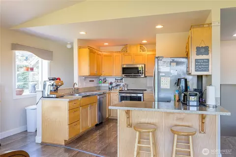Kitchen - 80 Sunshine Plz, Sequim, WA 98382 photo 1 of 4