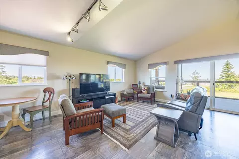 Living - 80 Sunshine Plz, Sequim, WA 98382 photo 1 of 3