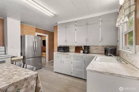 Kitchen - 702 King Rd, Winlock, WA 98596 photo 1 of 1
