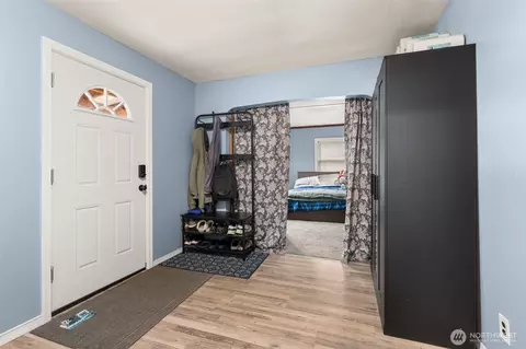 Entry Way - 702 King Rd, Winlock, WA 98596 photo 1 of 1