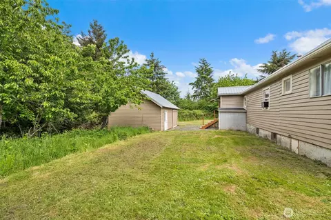 Exterior - 702 King Rd, Winlock, WA 98596 photo 6 of 9