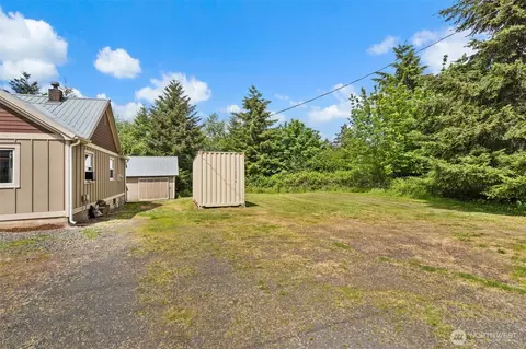Exterior - 702 King Rd, Winlock, WA 98596 photo 8 of 9