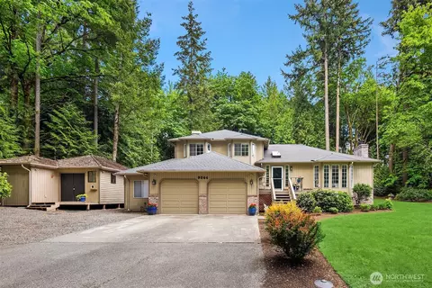 9244 215th Ave NE, Redmond, WA 98053
