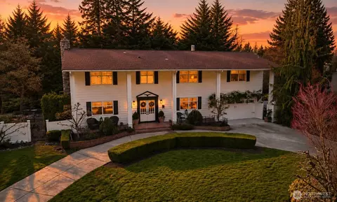 10506 Robin Hood Dr, Edmonds, WA 98020