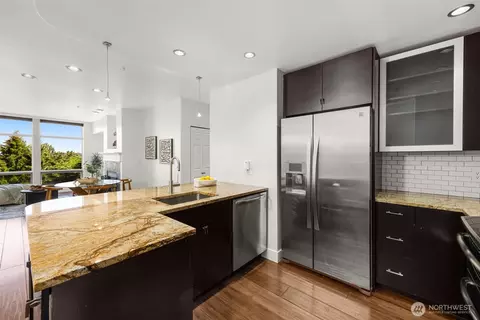 3221 SW Avalon Way #105, Seattle, WA 98126
