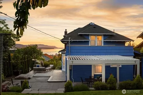 1015 14th St, Bellingham, WA 98225