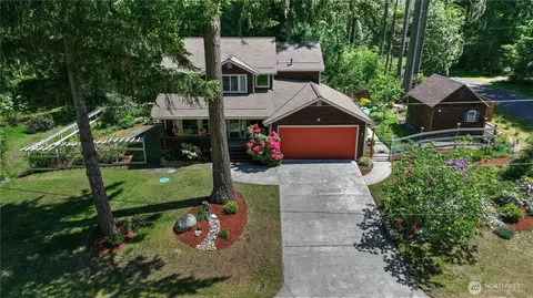 10717 Suncrest Dr, Anderson Island, WA 98303