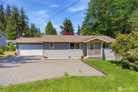 6784 NE Whidbey Dr, Hansville, WA 98340