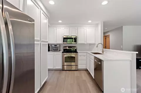 Kitchen - 16225 22nd Dr SE, Mill Creek, WA 98012 photo 2 of 5