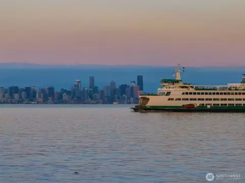 5128 Rockaway Beach Rd NE, Bainbridge Island, WA 98110