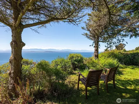 702 Cathedral Dr, Coupeville, WA 98239