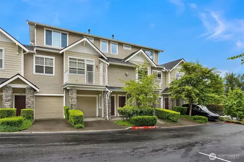 1601 NE Katsura St #103, Issaquah, WA 98029