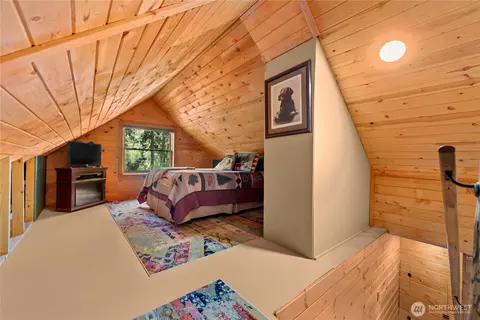 Bedroom - 10 Sims Canyon Rd, Twisp, WA 98856 photo 3 of 6