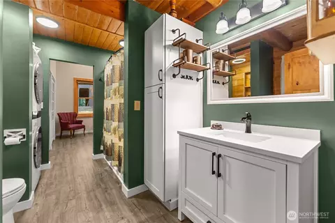 Bath - 10 Sims Canyon Rd, Twisp, WA 98856 photo 1 of 2