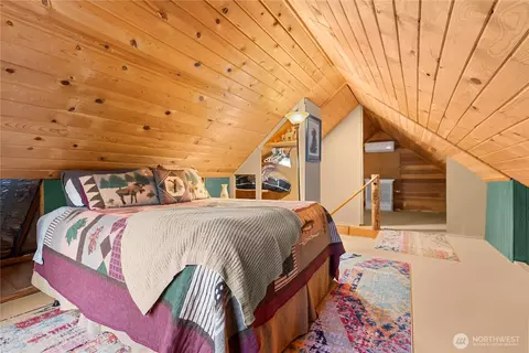 Bedroom - 10 Sims Canyon Rd, Twisp, WA 98856 photo 5 of 6