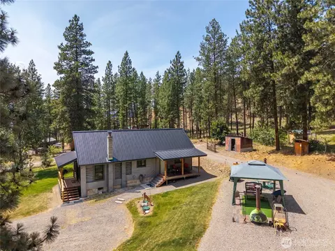 Exterior - 10 Sims Canyon Rd, Twisp, WA 98856 photo 8 of 10