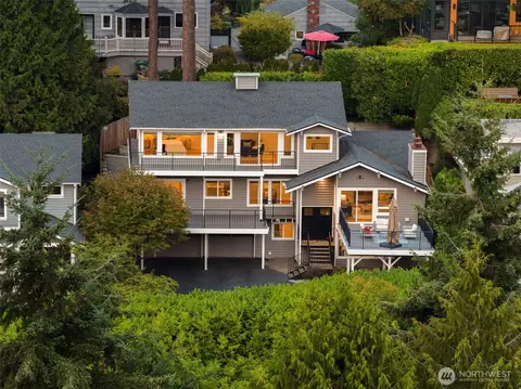 9226 25th Ave NW, Seattle, WA 98117