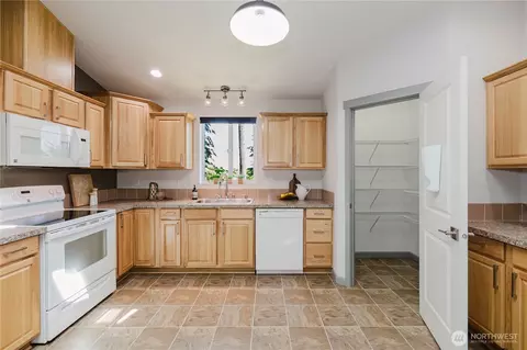 Kitchen - 253 E Mountain View Dr, Allyn, WA 98524 photo 3 of 3