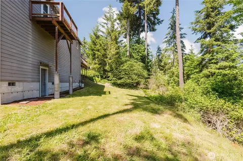 Exterior - 253 E Mountain View Dr, Allyn, WA 98524 photo 7 of 8
