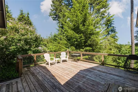 Exterior - 253 E Mountain View Dr, Allyn, WA 98524 photo 2 of 8
