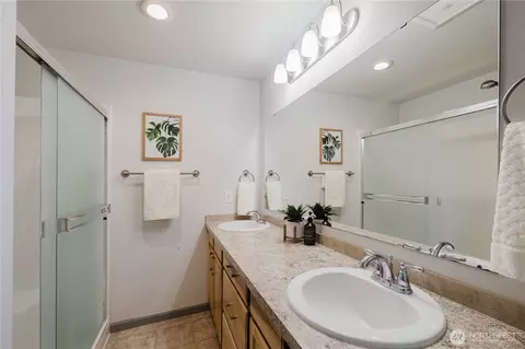 Bath - 253 E Mountain View Dr, Allyn, WA 98524 photo 3 of 4