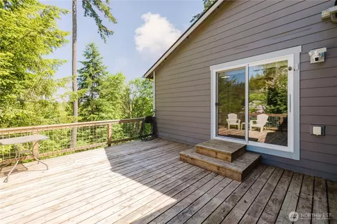 Exterior - 253 E Mountain View Dr, Allyn, WA 98524 photo 3 of 8