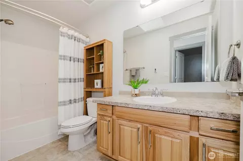 Bath - 253 E Mountain View Dr, Allyn, WA 98524 photo 2 of 4