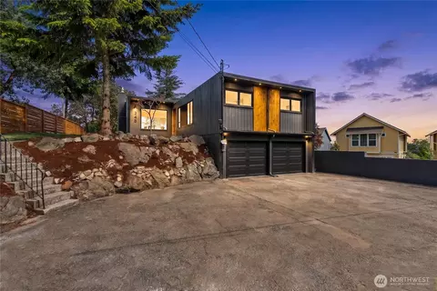 348 Ford Ave, Bremerton, WA 98312