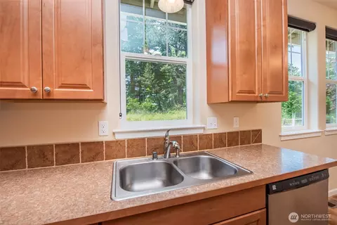 Kitchen - 231 Snapdragon Ln, Sequim, WA 98382 photo 2 of 4