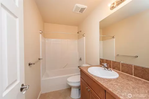 Bath - 231 Snapdragon Ln, Sequim, WA 98382 photo 3 of 3