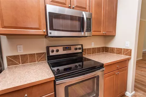 Kitchen - 231 Snapdragon Ln, Sequim, WA 98382 photo 4 of 4