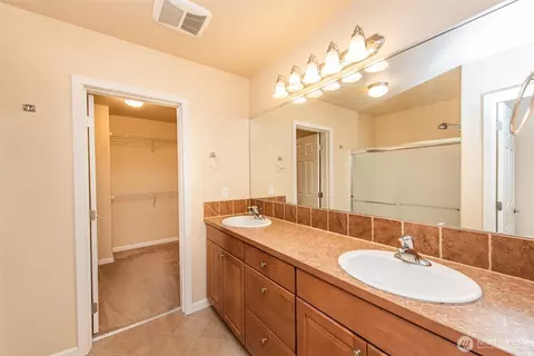Bath - 231 Snapdragon Ln, Sequim, WA 98382 photo 2 of 3