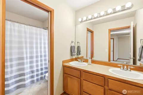 Bath - 16306 37th Dr SE, Bothell, WA 98012 photo 5 of 5