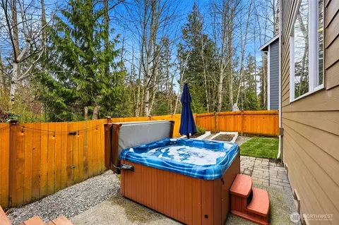 Exterior - 16306 37th Dr SE, Bothell, WA 98012 photo 4 of 7