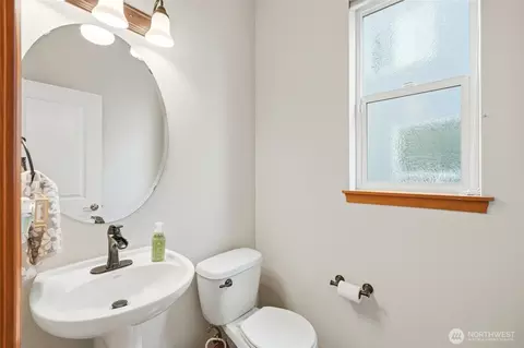 Bath - 16306 37th Dr SE, Bothell, WA 98012 photo 1 of 5