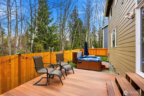 Exterior - 16306 37th Dr SE, Bothell, WA 98012 photo 2 of 7
