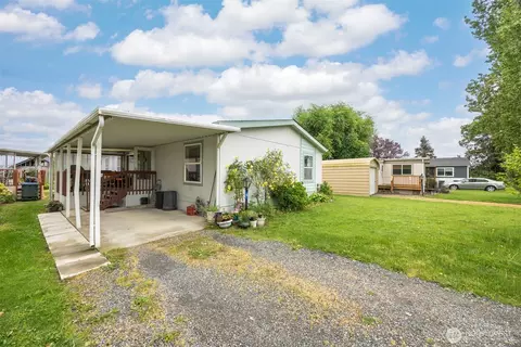 380 E Pole Rd #6, Lynden, WA 98264