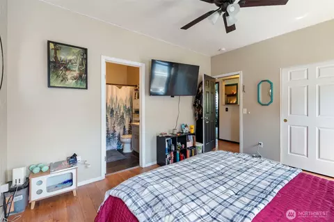 Bedroom - 501 Belfair Ct SW, Orting, WA 98360 photo 3 of 7