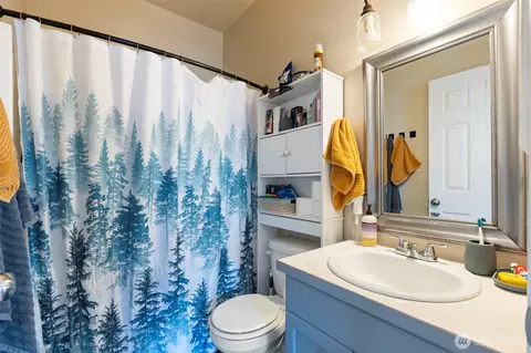 Bath - 501 Belfair Ct SW, Orting, WA 98360 photo 1 of 2