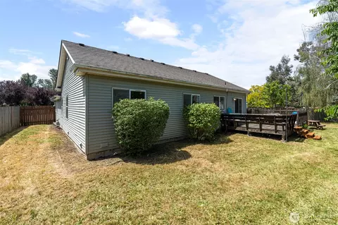 Exterior - 501 Belfair Ct SW, Orting, WA 98360 photo 7 of 9